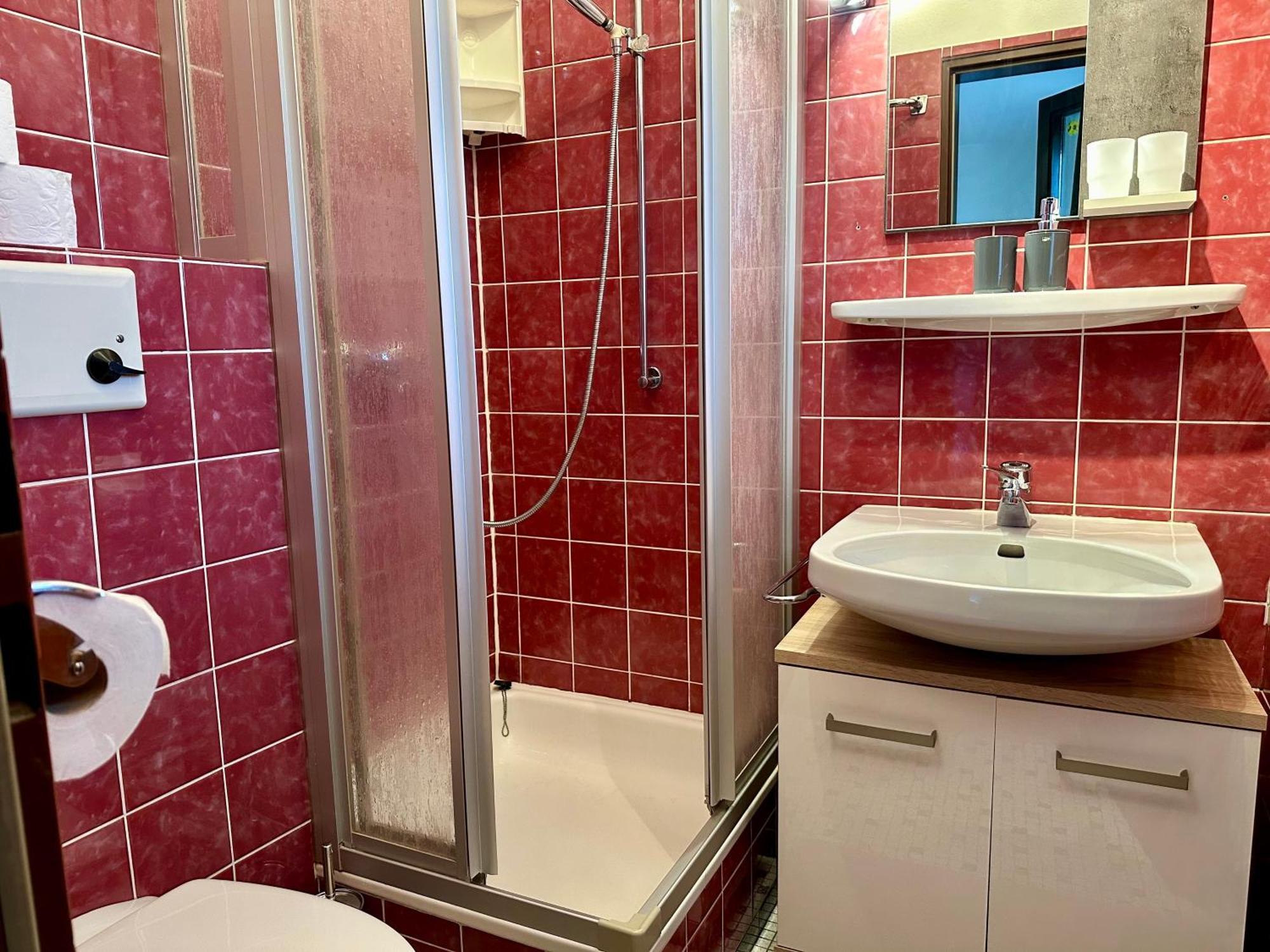 Gemuetliche Ferienwohnung Mit Kostenfreiem Pool Hoechenschwand Exterior photo